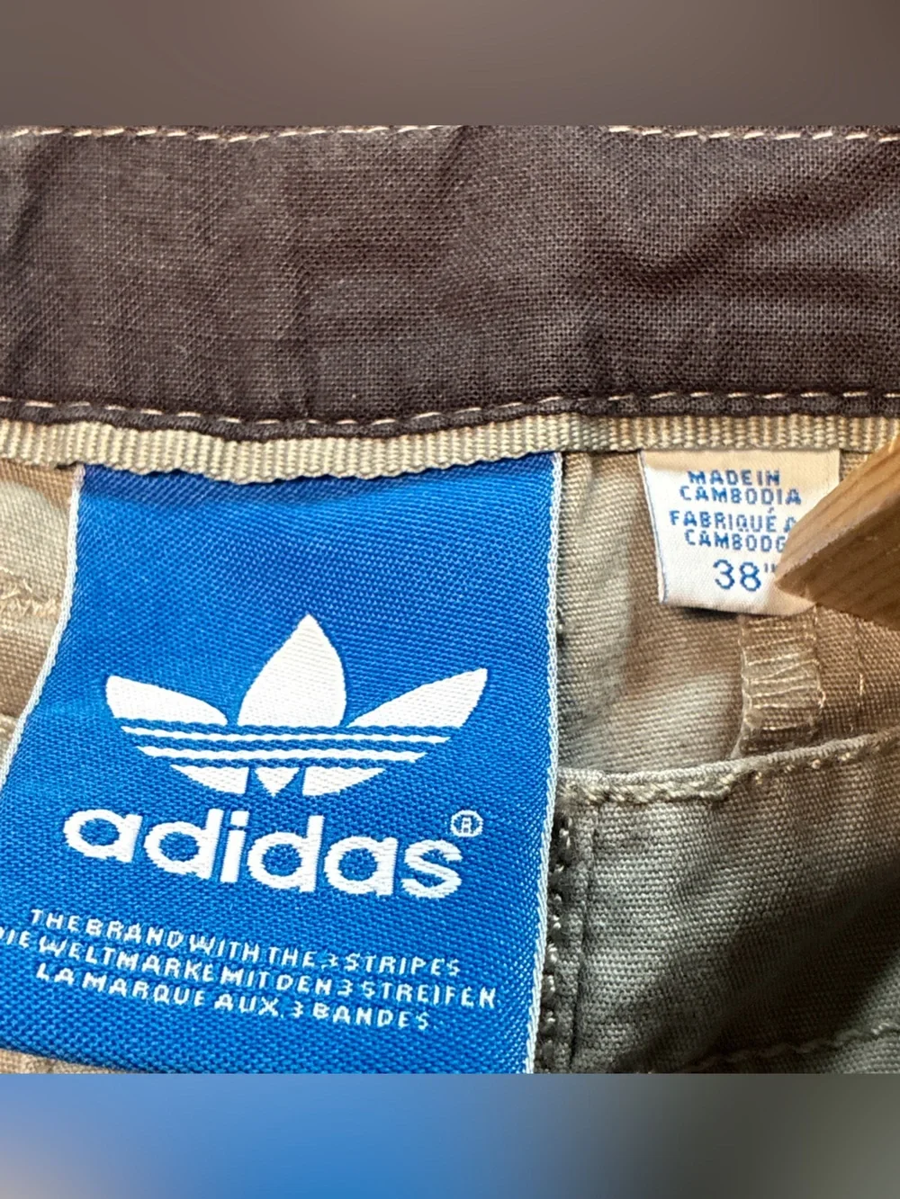 Adidas Originals Mens Khaki Tan Cargo Shorts Logo Size 38 Casual Outdoor